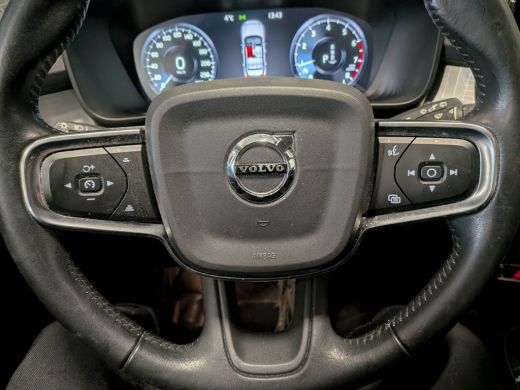 Volvo  XC40 1.5 T3 BNS Pro | Pano dak | IntelliSafe Pro | Camera | Elec. achterklep | CarPlay | Navi | KeyLes... ActivLease financial lease