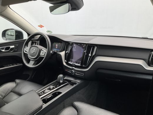 Volvo  XC60 2.0 T8 Plug-in hybrid AWD Plus Dark 1Eig BLIS Memory Stoel/stuur Verw Pano Carplay ActivLease financial lease