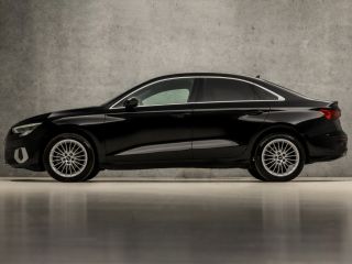 Audi A3 Limousine 30 TFSI Sport Automaat (APPLE CARPLAY, GROOT NAVI, CLIMATE, SPORTSTOELEN, GETINT GLAS, ...