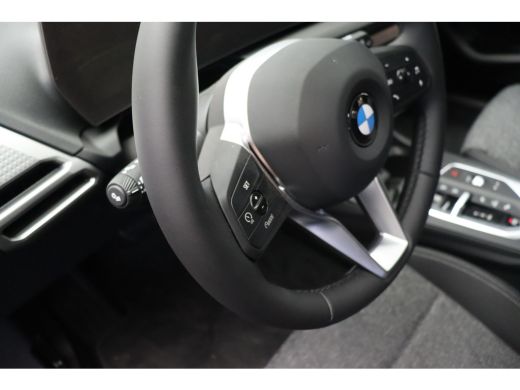 BMW 1 Serie 120 M Sport Automaat / Achteruitrijcamera / Comfort Access / Adaptieve LED / Stoelverwarming ActivLease financial lease
