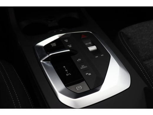 BMW 1 Serie 120 M Sport Automaat / Achteruitrijcamera / Comfort Access / Adaptieve LED / Stoelverwarming ActivLease financial lease