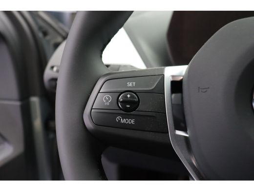 BMW 1 Serie 120 M Sport Automaat / Achteruitrijcamera / Comfort Access / Adaptieve LED / Stoelverwarming ActivLease financial lease