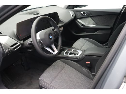BMW 1 Serie 120 M Sport Automaat / Achteruitrijcamera / Comfort Access / Adaptieve LED / Stoelverwarming ActivLease financial lease