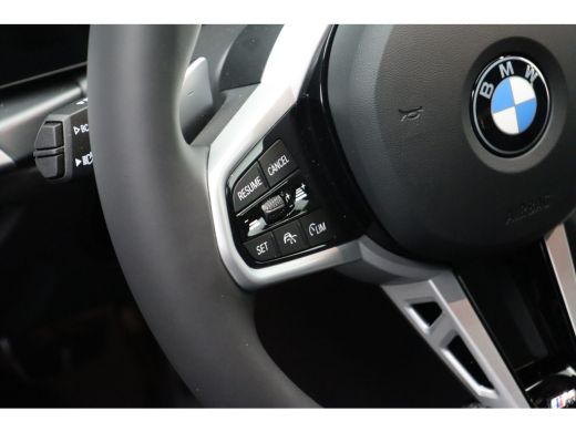 BMW 3 Serie 320i M Sport Automaat / Sportstoelen / Achteruitrijcamera / M Sportonderstel / Stoelvewarming / W... ActivLease financial lease