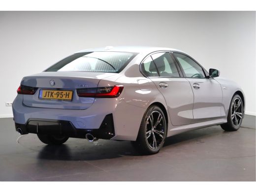 BMW 3 Serie 320i M Sport Automaat / Sportstoelen / Achteruitrijcamera / M Sportonderstel / Stoelvewarming / W... ActivLease financial lease
