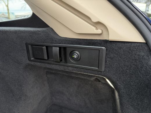 BMW 3 Serie Touring 330e Aut. eDrive Executive Edition | Trekhaak | Harman Kardon | Stoel Verwarming | ActivLease financial lease