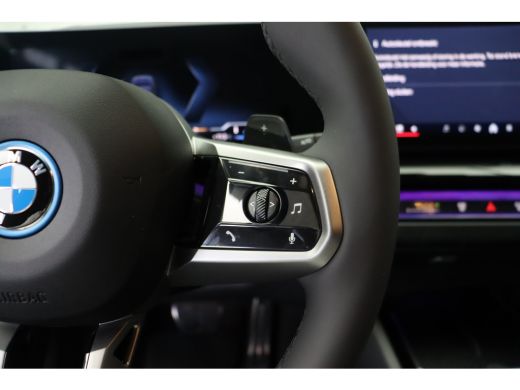 BMW 5 Serie Touring 530e M Sport Automaat / Panoramadak / Trekhaak / Bowers & Wilkins / M Sportonderstel / St... ActivLease financial lease