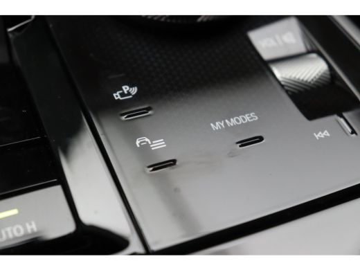 BMW 5 Serie Touring 530e M Sport Automaat / Panoramadak / Trekhaak / Bowers & Wilkins / M Sportonderstel / St... ActivLease financial lease