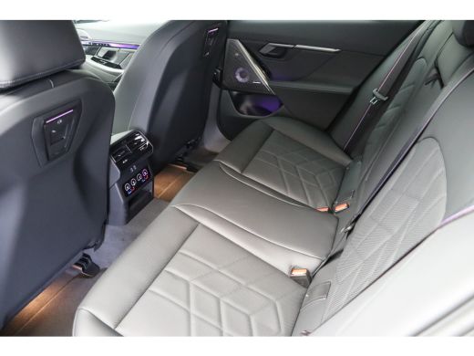 BMW 5 Serie Touring 530e M Sport Automaat / Panoramadak / Trekhaak / Bowers & Wilkins / M Sportonderstel / St... ActivLease financial lease