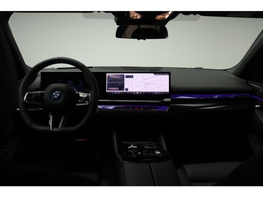 BMW 5 Serie Touring 530e M Sport Automaat / Panoramadak / Trekhaak / Bowers & Wilkins / M Sportonderstel / St... ActivLease financial lease