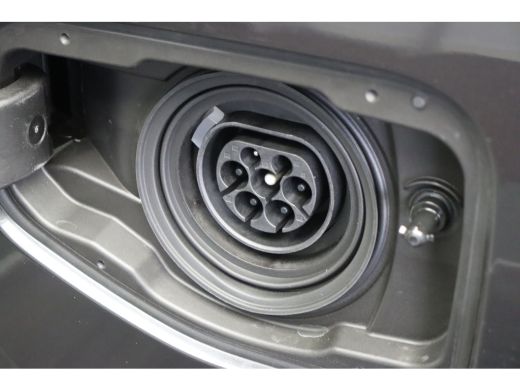 BMW 5 Serie Touring 530e M Sport Automaat / Panoramadak / Trekhaak / Bowers & Wilkins / M Sportonderstel / St... ActivLease financial lease