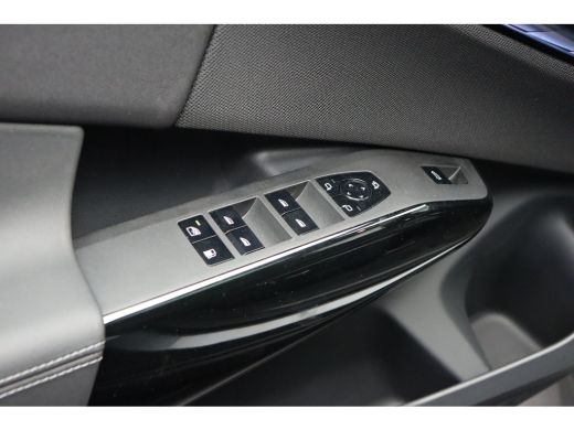 BMW X3 30e xDrive Automaat / Panoramadak / Trekhaak / Sportstoelen / Stuurverwarming / Comfort Access / ... ActivLease financial lease