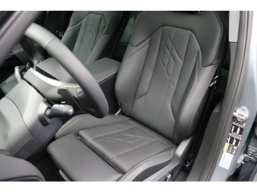 BMW X3 30e xDrive Automaat / Panoramadak / Trekhaak / Sportstoelen / Stuurverwarming / Comfort Access / ... ActivLease financial lease