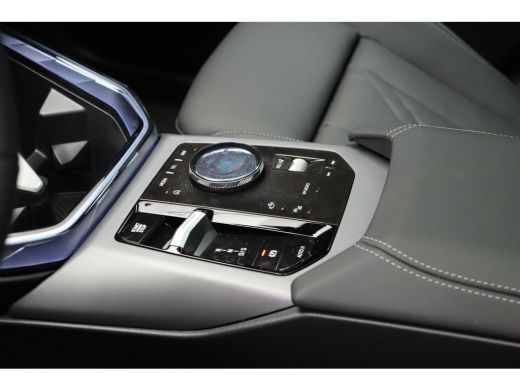 BMW X3 30e xDrive Automaat / Panoramadak / Trekhaak / Sportstoelen / Stuurverwarming / Comfort Access / ... ActivLease financial lease