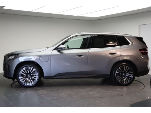 BMW X3 30e xDrive Automaat / Panoramadak / Trekhaak / Sportstoelen / Stuurverwarming / Comfort Access / ... ActivLease financial lease