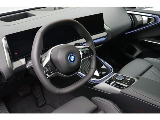 BMW X3 30e xDrive Automaat / Panoramadak / Trekhaak / Sportstoelen / Stuurverwarming / Comfort Access / ... ActivLease financial lease