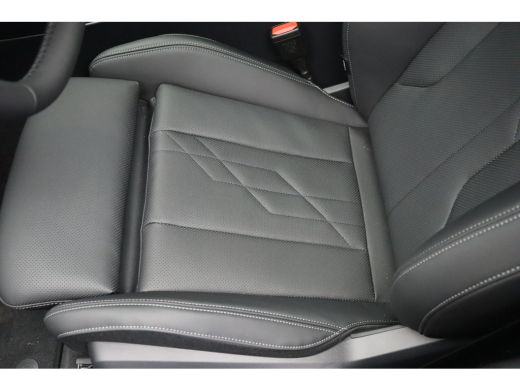 BMW X3 30e xDrive Automaat / Panoramadak / Trekhaak / Sportstoelen / Stuurverwarming / Comfort Access / ... ActivLease financial lease