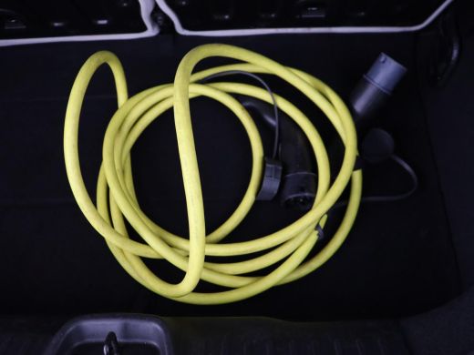 Fiat 500 La Prima 42 kWh | Panoramadak | Adaptive cruise | Leder | Camera | Keyless | Carplay | Parkeerhul... ActivLease financial lease