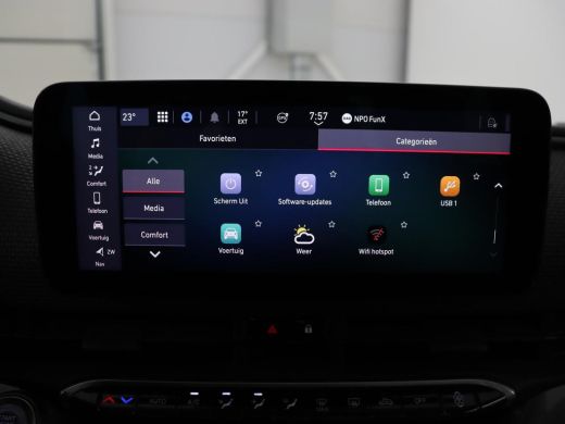 Fiat 500 La Prima 42 kWh | Panoramadak | Adaptive cruise | Leder | Camera | Keyless | Carplay | Parkeerhul... ActivLease financial lease