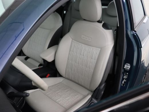 Fiat 500 La Prima 42 kWh | Panoramadak | Adaptive cruise | Leder | Camera | Keyless | Carplay | Parkeerhul... ActivLease financial lease