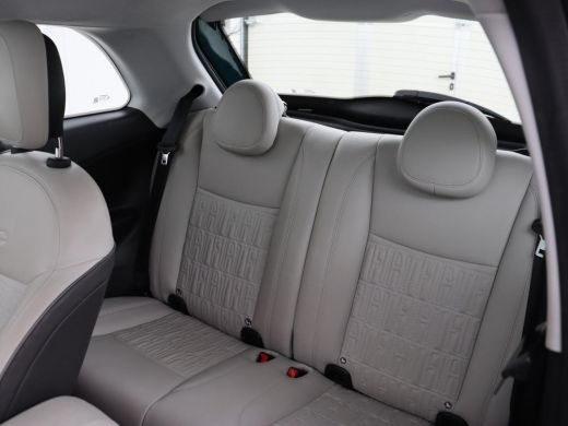 Fiat 500 La Prima 42 kWh | Panoramadak | Adaptive cruise | Leder | Camera | Keyless | Carplay | Parkeerhul... ActivLease financial lease