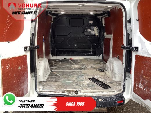 Ford Transit Custom 2.0 TDCI EXPORT ONLY Carplay/ Airco/ Cruise/ Trekhaak/ 2.5t Trekverm./ PDC V+A/ Navi ActivLease financial lease