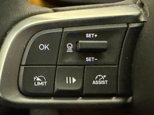 Jeep Avenger Summit 54 kWh Climate | Cruise | Apple Carplay/Android Auto | Stoelverwarming | | 11 kW lader | A... ActivLease financial lease