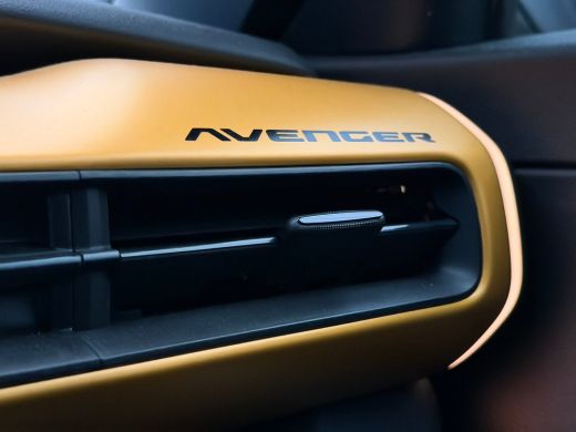 Jeep Avenger Summit 54 kWh Climate | Cruise | Apple Carplay/Android Auto | Stoelverwarming | | 11 kW lader | A... ActivLease financial lease