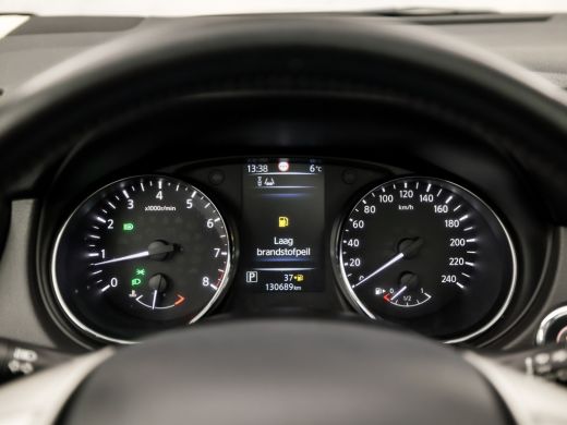 Nissan QASHQAI 1.2 N-Connecta Sport Automaat (PANORAMADAK, NAVIGATIE, CLIMATE, TREKHAAK, 360 CAMERA, SPORTSTOELE... ActivLease financial lease