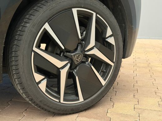 Peugeot 208 Hybrid 100 e-DCS6 GT Clima | Cruise | Apple Carplay/Android Auto | 17'' LMV | | Achteruitrijcamer... ActivLease financial lease