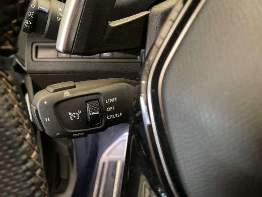 Peugeot 3008 1.6 HYbrid 225 GT | Achterbank in delen neerklapbaar | Achteruitrijcamera | Afwijkende dakkleur ActivLease financial lease