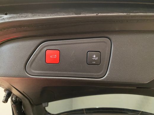 Peugeot 3008 1.6 HYbrid 225 GT | Achterbank in delen neerklapbaar | Achteruitrijcamera | Afwijkende dakkleur ActivLease financial lease