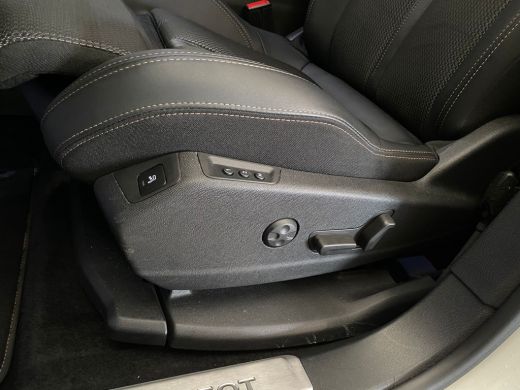Peugeot 3008 1.6 HYbrid 225 GT | Achterbank in delen neerklapbaar | Achteruitrijcamera | Afwijkende dakkleur ActivLease financial lease