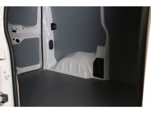 Peugeot Expert 2.0 BlueHDi 145 L2 Sport | Navi | Betimmering | Parkeersensoren achter | Airco | Cruise control | ActivLease financial lease