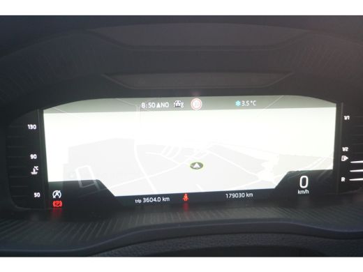 Skoda Karoq 1.0 TSI Business | TREKHAAK | STOELVERWARMING | METALLIC WIT | ACC | VIRTUAL COCKPIT | ActivLease financial lease