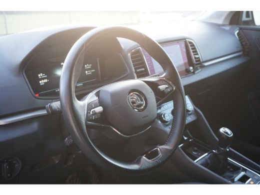 Skoda Karoq 1.0 TSI Business | TREKHAAK | STOELVERWARMING | METALLIC WIT | ACC | VIRTUAL COCKPIT | ActivLease financial lease