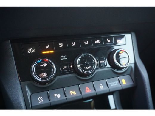 Skoda Karoq 1.0 TSI Business | TREKHAAK | STOELVERWARMING | METALLIC WIT | ACC | VIRTUAL COCKPIT | ActivLease financial lease