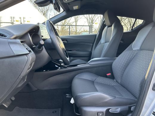 Toyota C-HR 1.8 Hybrid Executive ActivLease financial lease