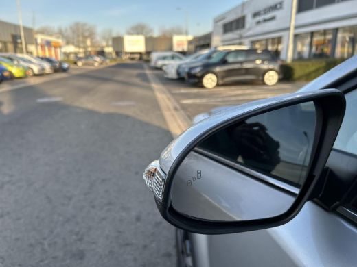 Toyota C-HR 1.8 Hybrid Executive ActivLease financial lease