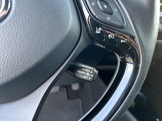 Toyota C-HR 1.8 Hybrid Executive ActivLease financial lease