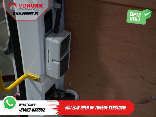 Volkswagen Crafter 2.0 TDI 180 pk L3H3 270Gr. Deuren/ Gev. Stoel/ Imperiaal/ Standkachel/ Carplay/ Cruise/ Trekhaak ActivLease financial lease