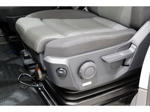 Volkswagen Crafter 35 2.0 TDI 177pk RWD L3H3 (L2H2) Airco/Camera Trekhaak 3500kg 09-2020 ActivLease financial lease