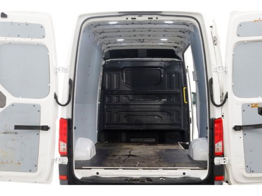 Volkswagen Crafter 35 2.0 TDI 177pk RWD L3H3 (L2H2) Airco/Camera Trekhaak 3500kg 09-2020 ActivLease financial lease
