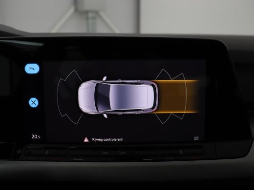 Volkswagen Golf 1.0 TSI Life | Carplay | Navigatie | Adaptive cruise | Sfeerverlichting | Full LED | Climate cont... ActivLease financial lease