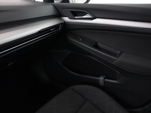 Volkswagen Golf 1.0 TSI Life | Carplay | Navigatie | Adaptive cruise | Sfeerverlichting | Full LED | Climate cont... ActivLease financial lease