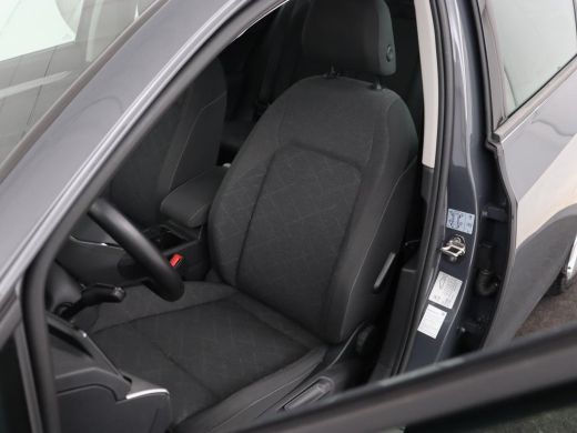 Volkswagen Golf 1.0 TSI Life | Carplay | Navigatie | Adaptive cruise | Sfeerverlichting | Full LED | Climate cont... ActivLease financial lease