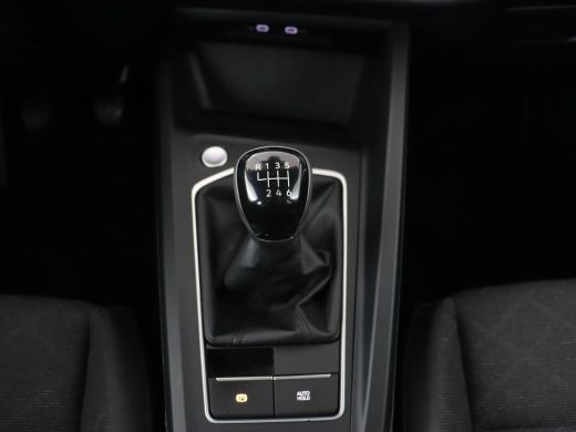 Volkswagen Golf 1.0 TSI Life | Carplay | Navigatie | Adaptive cruise | Sfeerverlichting | Full LED | Climate cont... ActivLease financial lease