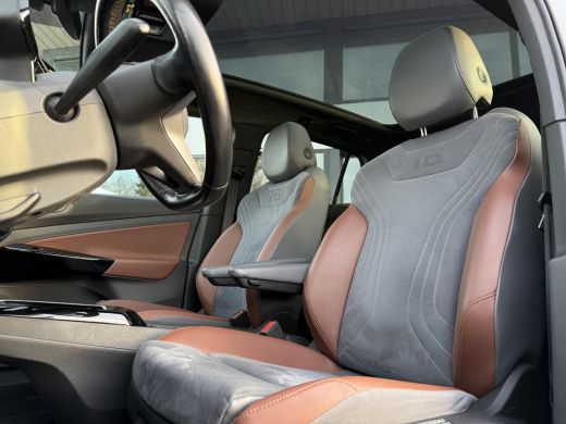 Volkswagen ID.4 Max 77 kWh | Warmtepomp | Panorama | IQ-Light | 360 Camera | ActivLease financial lease