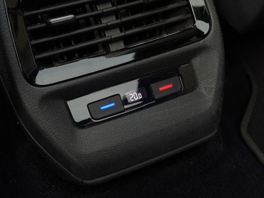 Volkswagen ID.4 Max 77 kWh | Warmtepomp | Panorama | IQ-Light | 360 Camera | ActivLease financial lease