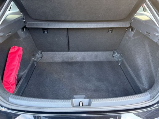 Volkswagen Taigo 1.0 TSI Life Business | Panodak | IQ Light | Keyless | Prijs Rijklaar!! ActivLease financial lease